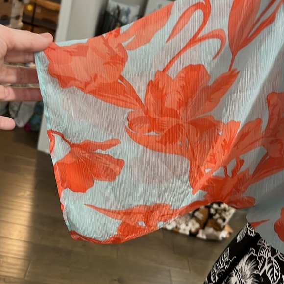 OLIVACEOUS Floral cropped blouse - Picture 4 of 11